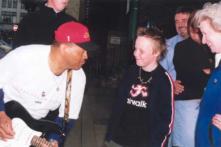 Sherman Robertson at the Darlington Festival 2004. Photo copyright and thanks to Simon Redley - kudosphotos@aol.com