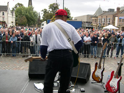 Sherman Robertson at the Darlington Festival 2004. Photo copyright and thanks to Simon Redley - kudosphotos@aol.com