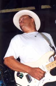 Sherman Robertson at the Running Horse Nottingham  2004. Photo copyright and thanks to Simon Redley - kudosphotos@aol.com