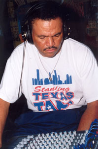 Sherman Robertson at the Running Horse Nottingham  2004. Photo copyright and thanks to Simon Redley - kudosphotos@aol.com