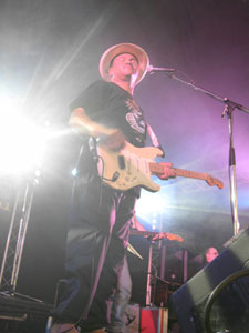 Sherman Robertson at the Stanley Blues Festival 2004. Photo copyright and thanks to Sam Redley - kudosphotos@aol.com