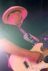 Sherman Robertson at the Stanley Blues Festival 2004. Photo copyright and thanks to Simon Redley - kudosphotos@aol.com