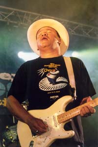 Sherman Robertson at the Stanley Blues Festival 2004. Photo copyright and thanks to Simon Redley - kudosphotos@aol.com