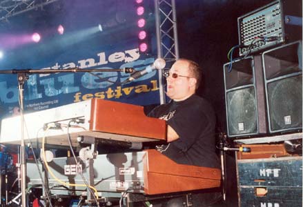 Jools Grudgings at the Stanley Blues Festival 2004. Photo copyright and thanks to Simon Redley - kudosphotos@aol.com