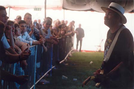 Sherman Robertson at the Stanley Blues Festival 2004. Photo copyright and thanks to Simon Redley - kudosphotos@aol.com