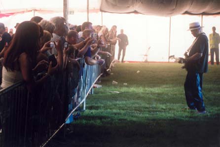 Sherman Robertson at the Stanley Blues Festival 2004. Photo copyright and thanks to Simon Redley - kudosphotos@aol.com