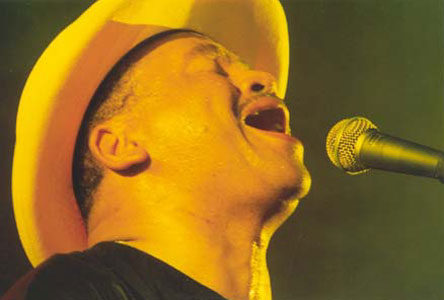 Sherman Robertson at the Stanley Blues Festival 2004. Photo copyright and thanks to Simon Redley - kudosphotos@aol.com