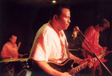 Sherman Robertson UK tour 2003.